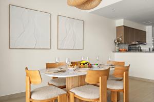 VayK - Modern 4 BD Townhouse with Private Garden in Damac Lagoons