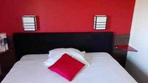 Hotels Kyriad Direct Saintes : photos des chambres