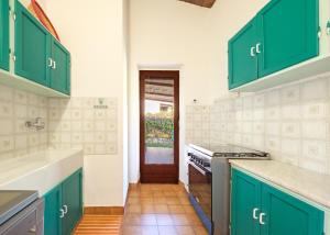 Villa Elena 200m from the beach