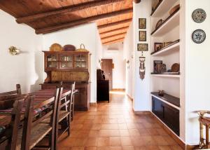 Villa Elena 200m from the beach