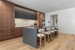 Ski-In Ski-Out Deer Valley - Pool, Gym & Views condo