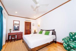 Beautiful 3 Bedroom Tropical Villa, with pool