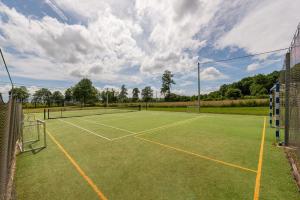 Log Cabin Valley - Private Villa with Pool