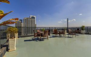 23rd Floor Skyline 65inch TV Heated Pool GTC View