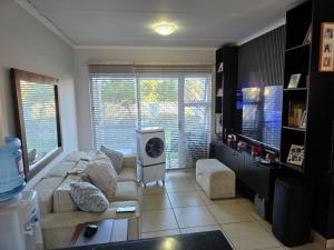 Secure 2 Bedroom Ground Floor Apartment