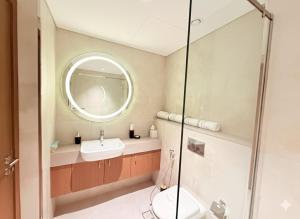 City Glow Comfort Studio - Oasis Pool