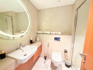 City Glow Comfort Studio - Oasis Pool