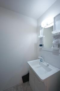 New OPEN!難波まで電車で5分!花園町駅徒歩1分!ホテルリネン使用 405