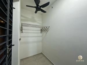 Meta Residence Seri Kembangan 3R2B 6 people