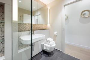 The Grand Kensington Duplex 3BR Luxury Stay