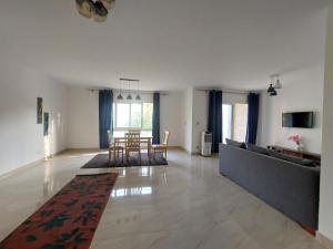 Madinaty B12 Guesthouse Shared Apartment - Garden View