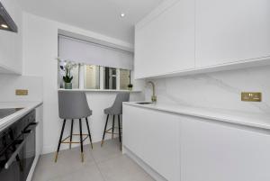 3 Bed- Buckingham Palace