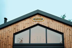 Perfect Booking Hot Tub Cabin With Log Burner