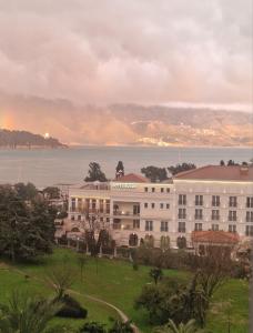 Sea view luxury apart in Tq plaza