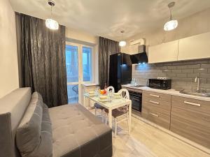 Designer Lux with Balkon