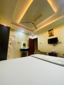 AL FANAR REST HOUSE LLC