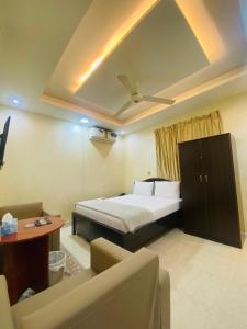 AL FANAR REST HOUSE LLC