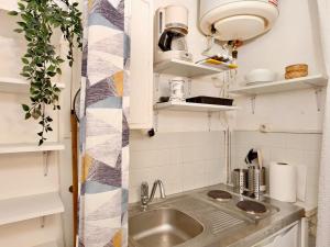 Well-Located Studio near Montparnasse withElevator
