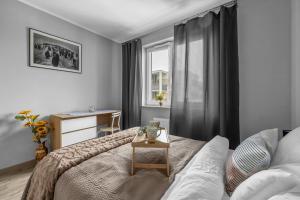 Modern 1BR in Bemowo - Parking & Workspace - by Rentujemy