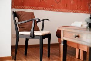 Exclusive 1BR City Center with Balcony