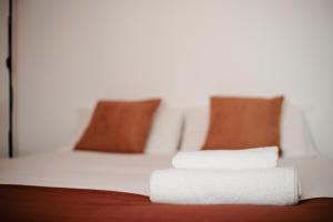 Exclusive 1BR City Center with Balcony