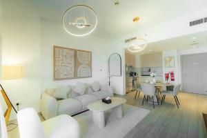Yas Island Gem 1BR Near Warner Bros & SeaWorld