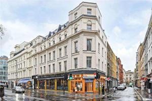 New Oxford Street Central Apartment
