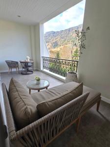 Castell Elegance Papasra at Bluesky Khao Kho