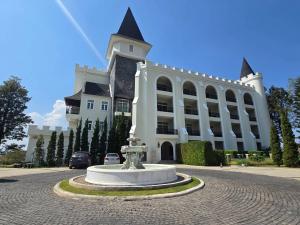 Castell Elegance Papasra at Bluesky Khao Kho