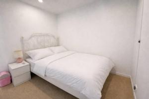 2BR Apt Privately Managed, Free Carpark, WIFI, Pool in Panorama Bowen Hills