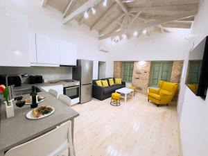 Central Suites Aegina 5