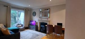 Stylish 2BDR Apt with Large Balcony near City