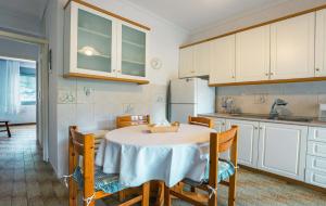 Despoinas Beach Apartment