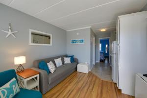 North Wildwood Condo with Pool, Walk to Boardwalk!