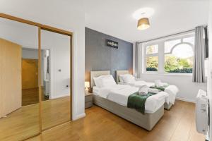 Spacious 2 Bed Apartment in Central Watford Free Parking Sleeps 6