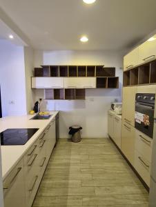 Modern3-BR Apartment, Balcony&Garden Sodic West