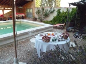 B&B / Chambres d'hotes Mas du Puits d'Amour : photos des chambres