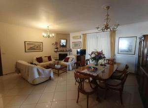 Triple Nest Maisonette - Korydallos by ΜΡS