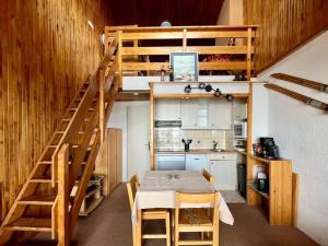 T2 Sud ski au pied, balcon, TV, linge inclus - FR-1-449-92