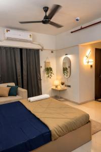 TheAura StudioBalcony NearAirport Couplefriendly