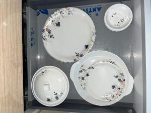 TheAura StudioBalcony NearAirport Couplefriendly