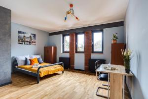 Loftowy Apartament przy stawie z ogrodem blisko Zoo i lasów