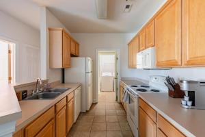 Landing Stylish 2BD Clubhouse Gym