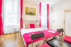 Ultra Central - Large - Comfy