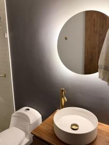 New full apt 17th floor beautiful view queen size bed