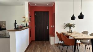 Modern 2BR apartment with heated pool and panoramic lake view