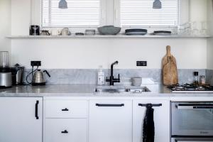 1 bedroom penthouse with large terrace in prime location