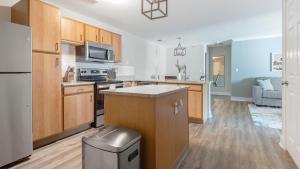 Landing Incredible 2BD Clubhouse Gym