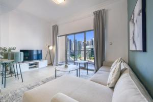 Luxury 1 Bedroom Marina View, Sleeps 6, 1 Min to Metro