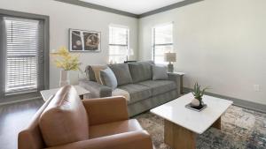 Landing Apartments - Harlow Spring Cypress